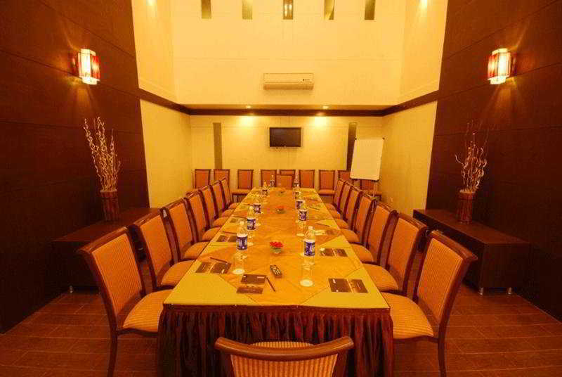 Hotel Sadanand Regency Pimpri-Chinchwad Экстерьер фото