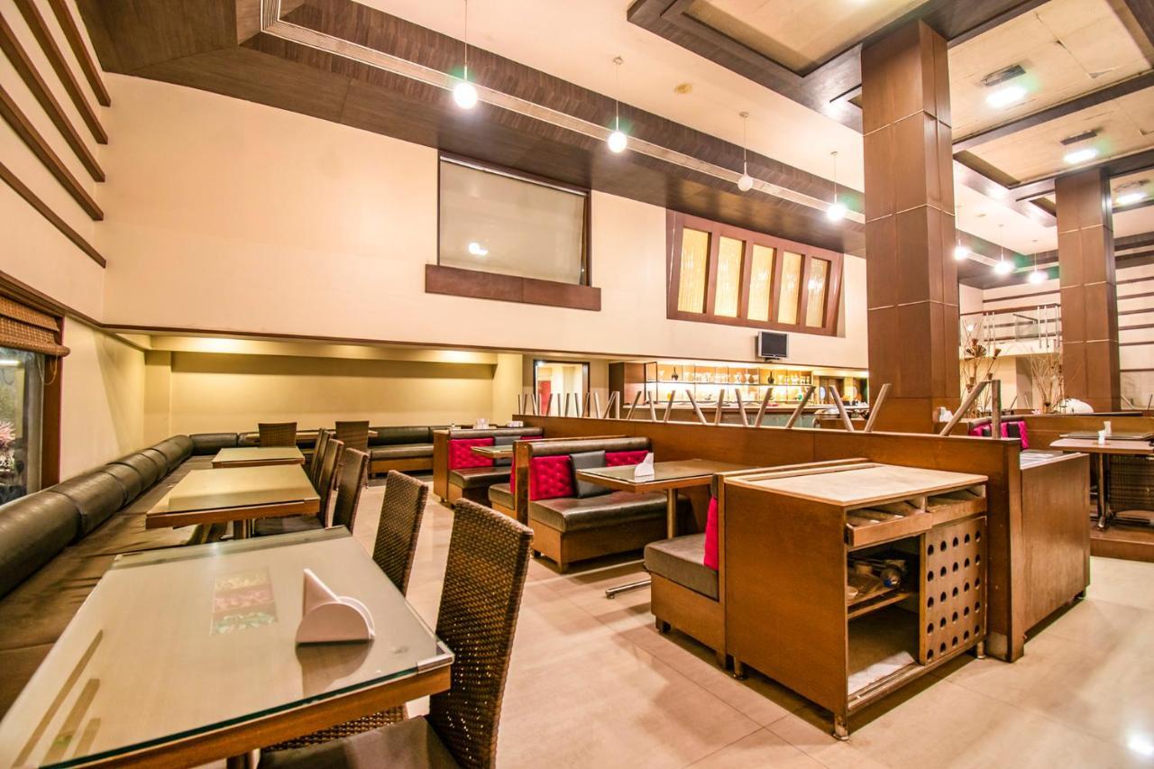 Hotel Sadanand Regency Pimpri-Chinchwad Экстерьер фото